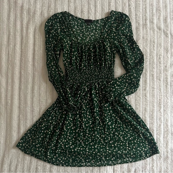 Green dress - Picture 3 of 3